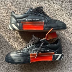 Offwhite low vulcanized low
